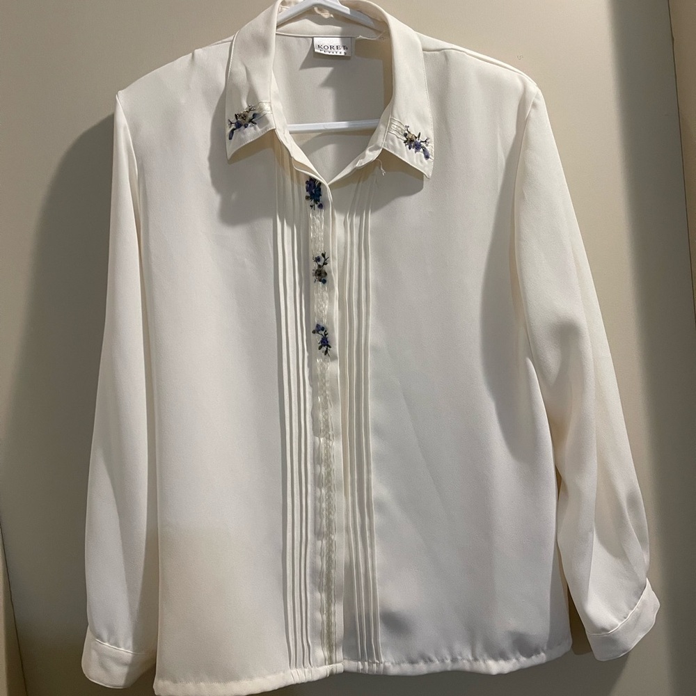 Koret Cream Blouse with Blue Floral Accents